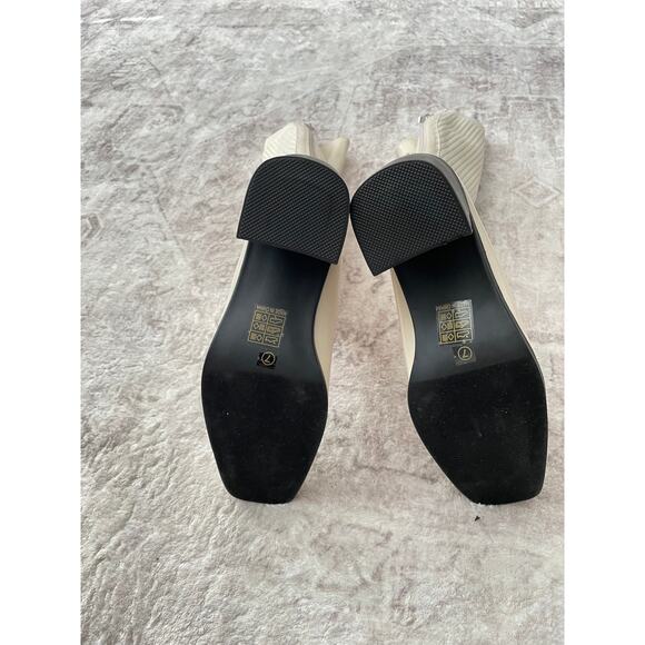 Journee Collection Knee High Square Toe Stacked Block Heel Boots Size 7 New - Picture 9 of 13